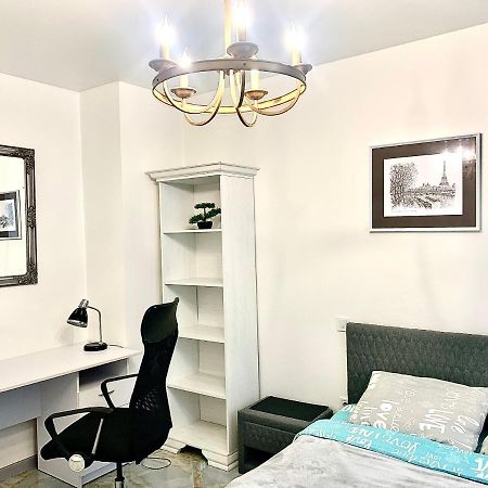לבוב 4-Room Jacuzzi Apartment מראה חיצוני תמונה