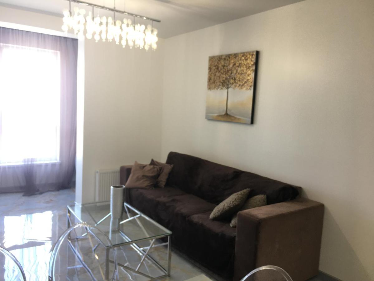 לבוב 4-Room Jacuzzi Apartment מראה חיצוני תמונה