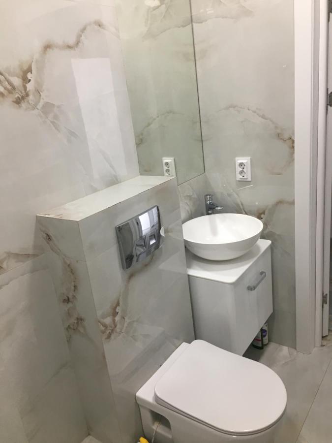 לבוב 4-Room Jacuzzi Apartment מראה חיצוני תמונה