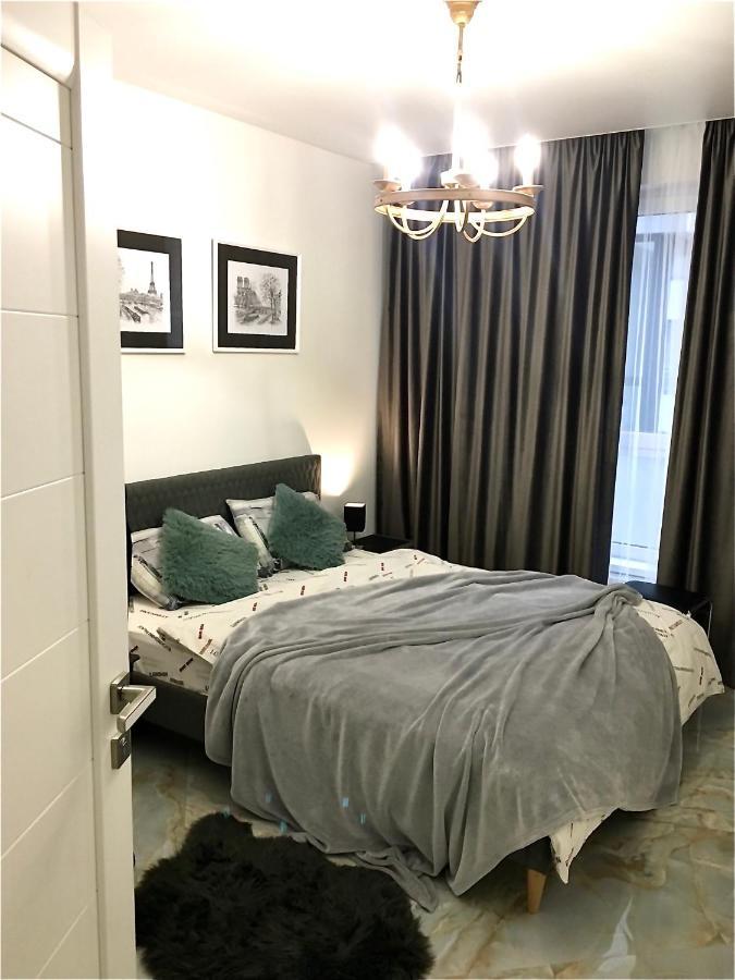 לבוב 4-Room Jacuzzi Apartment מראה חיצוני תמונה