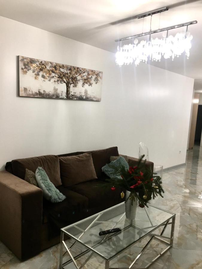 לבוב 4-Room Jacuzzi Apartment מראה חיצוני תמונה