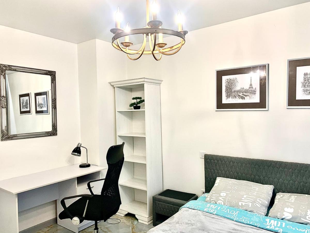 לבוב 4-Room Jacuzzi Apartment מראה חיצוני תמונה