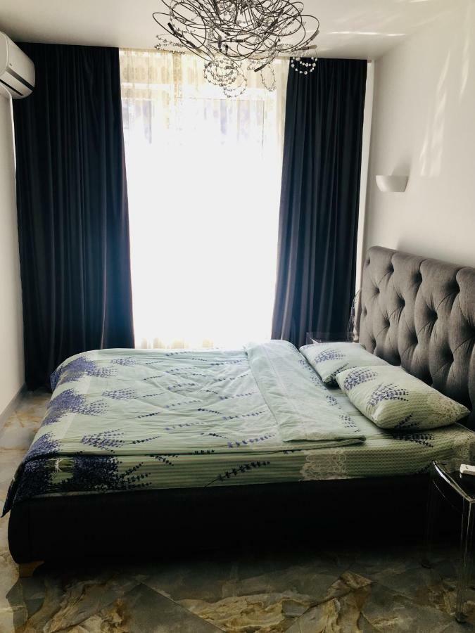 לבוב 4-Room Jacuzzi Apartment מראה חיצוני תמונה